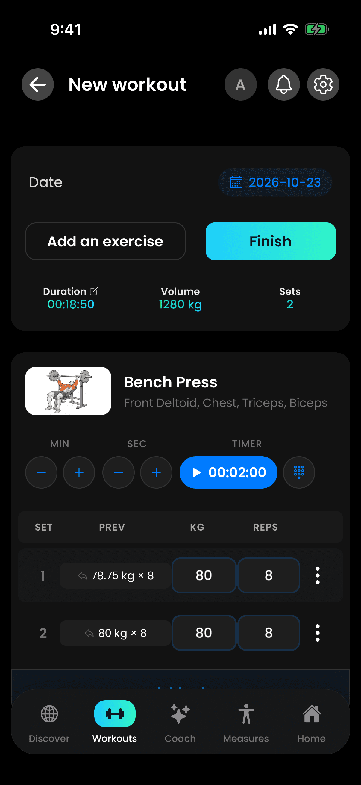Gainflow on iPhone: a gym workout in progress, with bench press sets logged with weight and reps next to the previous workout's results.